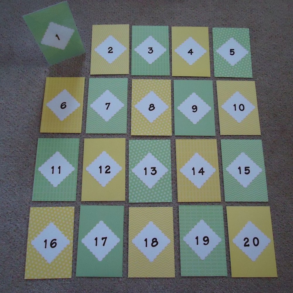 Lime Grn & Yellow Table Numbers/Clear Stands 1-20